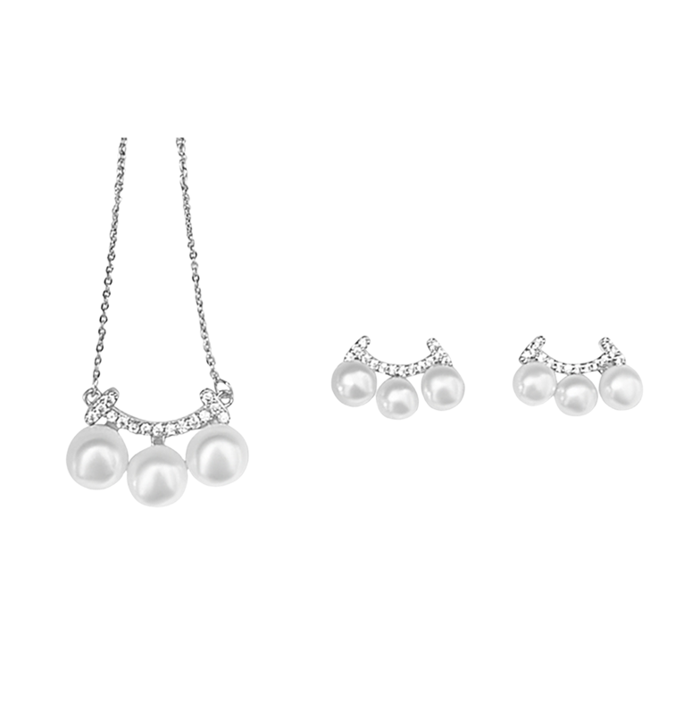 Triple Pearl Drop Pendant Necklace