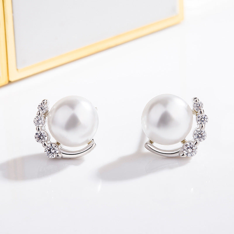 Pearl Glow Stud Earrings