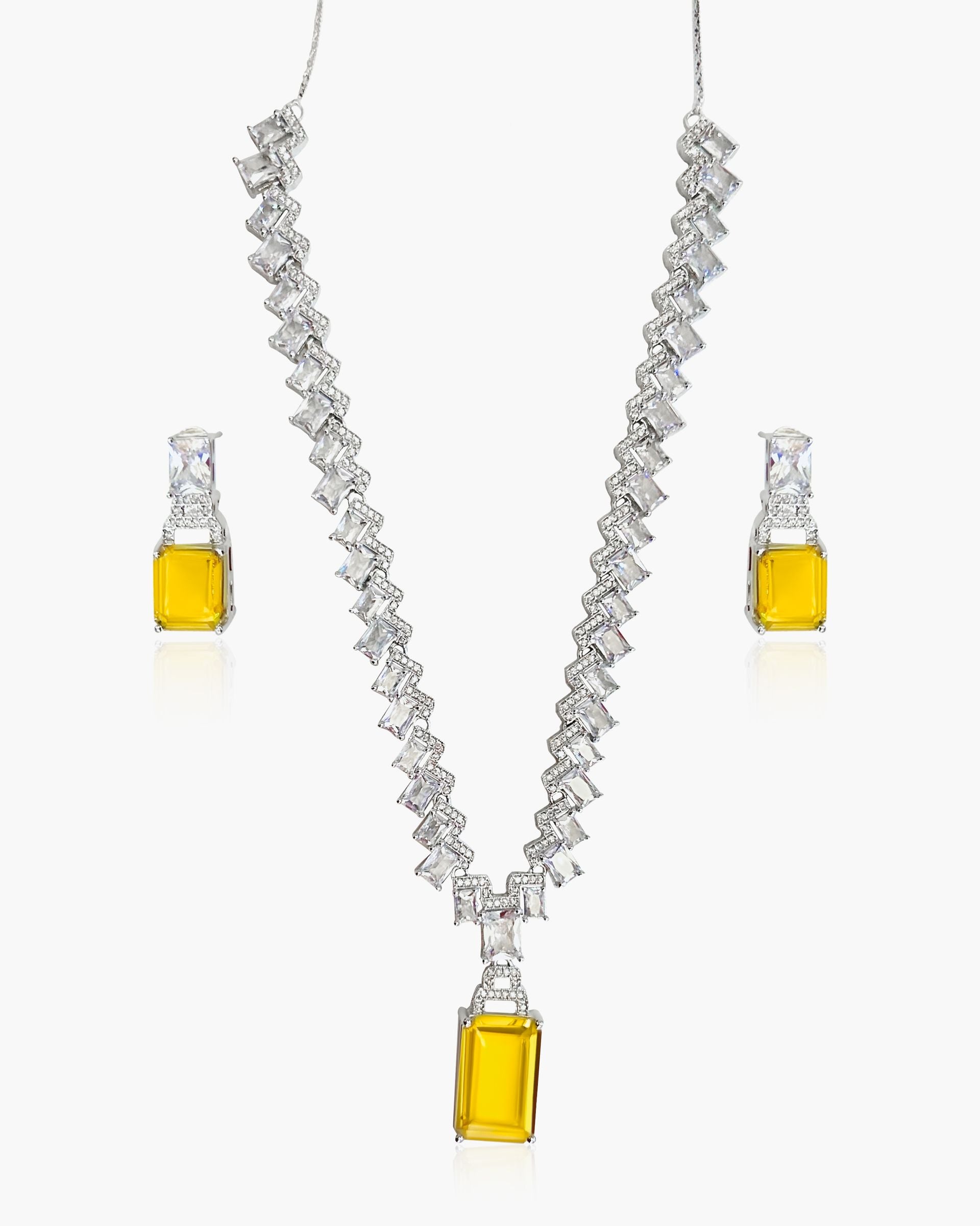 Monalisa Necklace