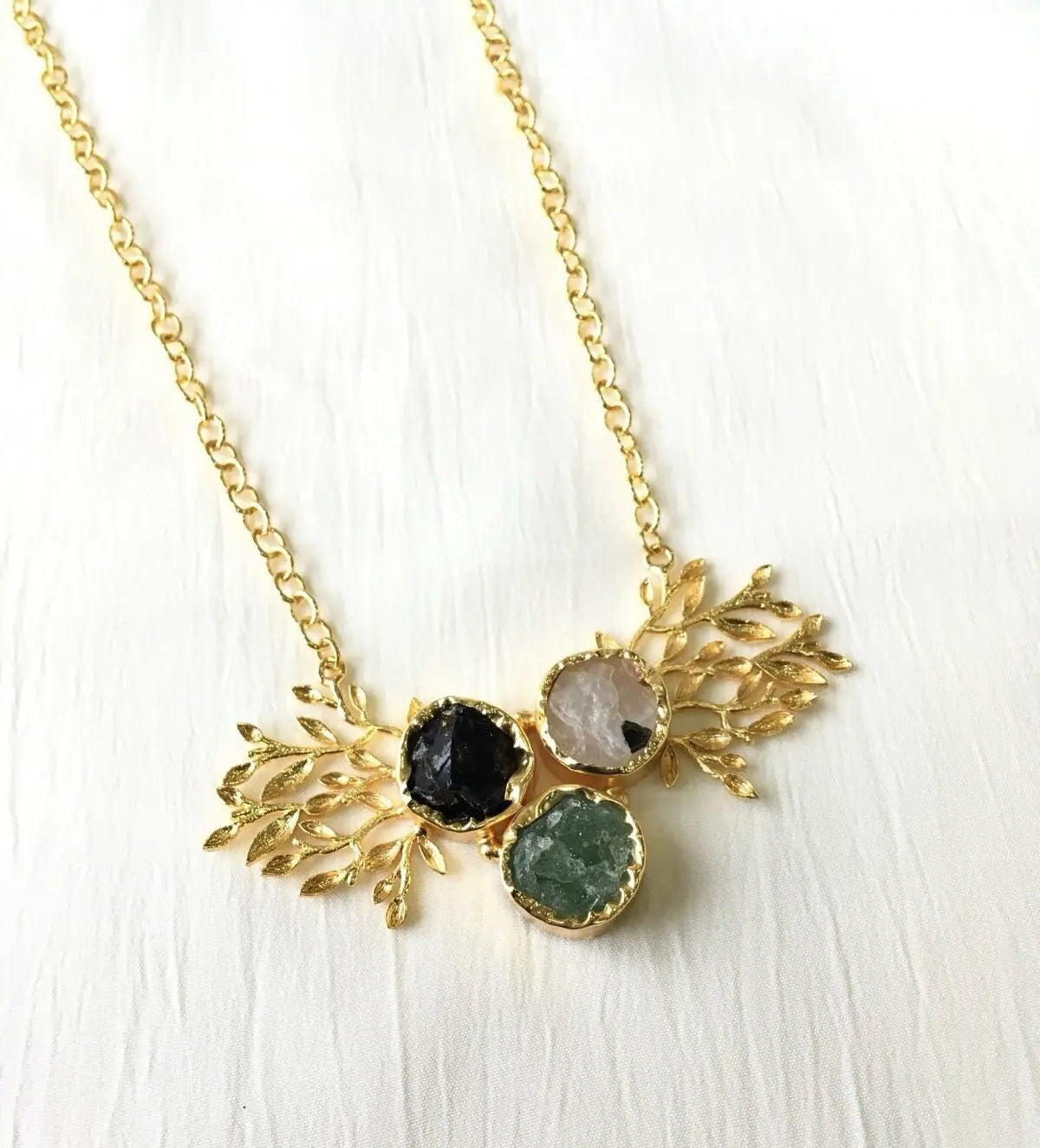 Pendant necklace for women