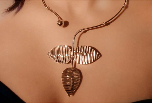 Petal Hasli Collar Necklace