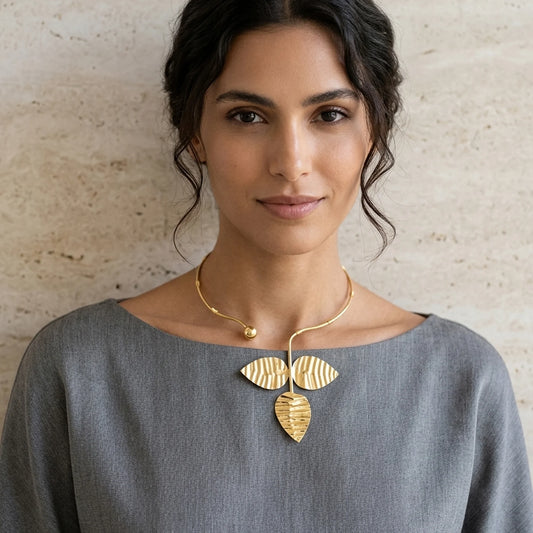 Petal_Hasli_Radiant_Collar_Necklace